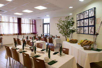 Dining hall of the IYHA Bnei Dan Tel Aviv hostel.