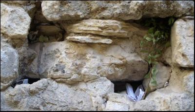 Prayers inserted in the Western Wall