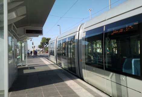 Jerusalem Light Rail train stop